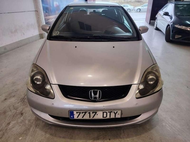 Usado Honda Civic LS 110 CV (80 kW) 2005 Gris Utilitario