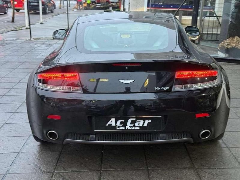 Usado Aston Martin Vantage 419 CV (308 kW) 2011 Negro Coupe