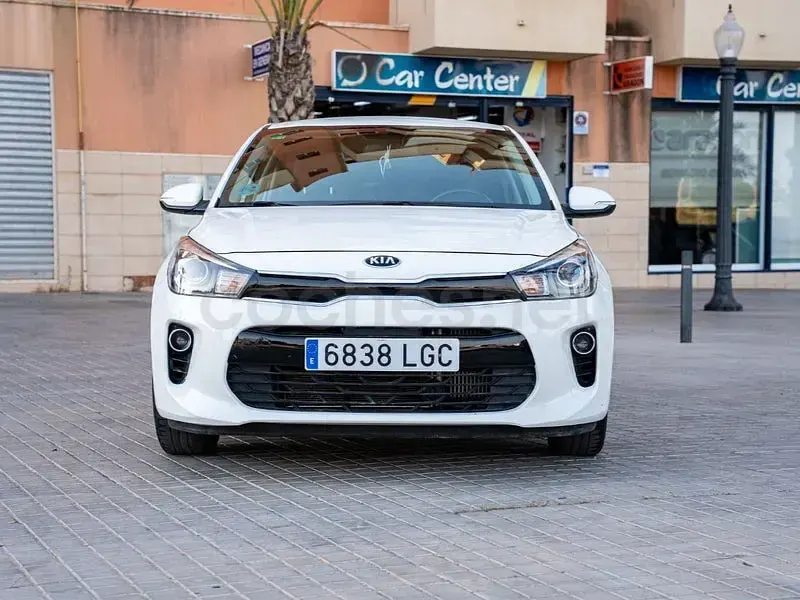 Usado Kia Rio 100 CV (73 kW) 2020 Blanco Berlina