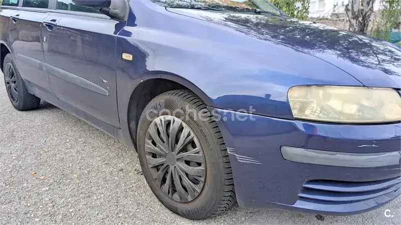 Usado Fiat Stilo Dynamic 115 CV (84 kW) 2003 Azul Familiar