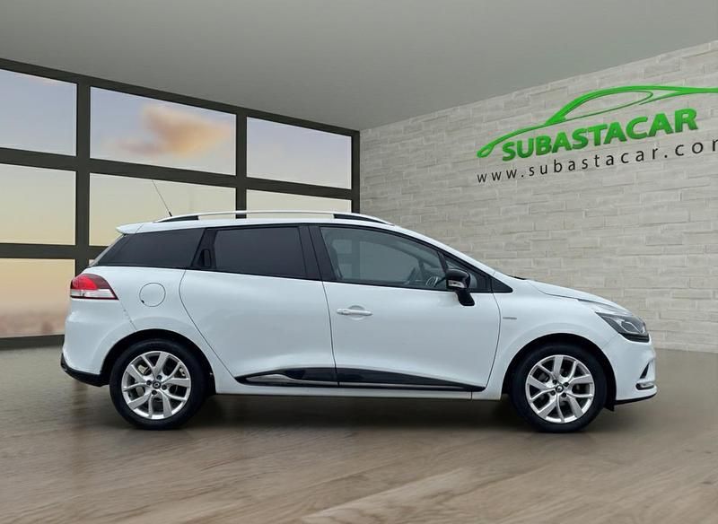 Usado Renault Clio GrandTour LIMITED 90 CV (66 kW) 2018 Blanco Familiar