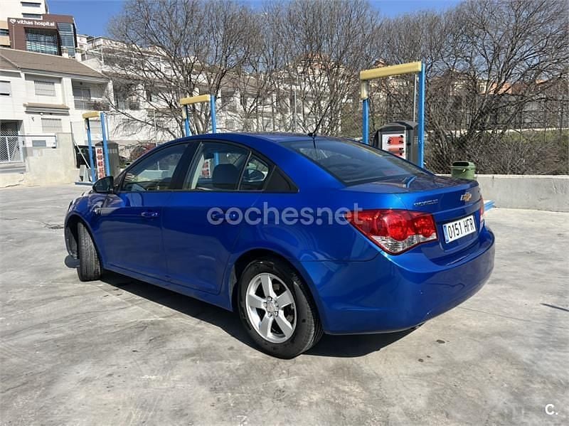 Usado Chevrolet Cruze LS 124 CV (91 kW) 2011 Azul Berlina