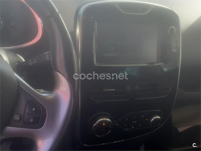 Usado Renault Clio GrandTour 90 CV (66 kW) 2016 Blanco Familiar