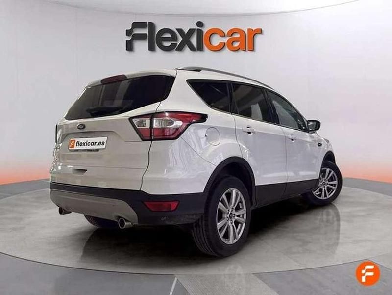 Usado Ford Kuga Trend 120 CV (88 kW) 2019 Blanco SUV