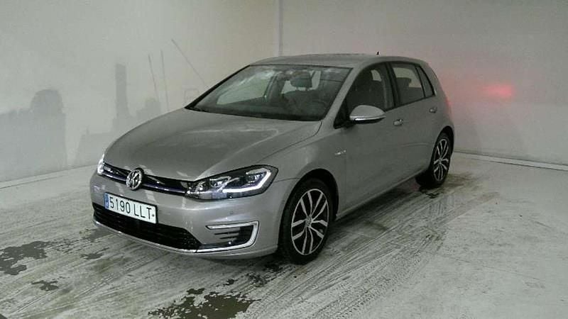 Usado VW e-Golf 100 kW (136 CV) 2021 Gris Utilitario