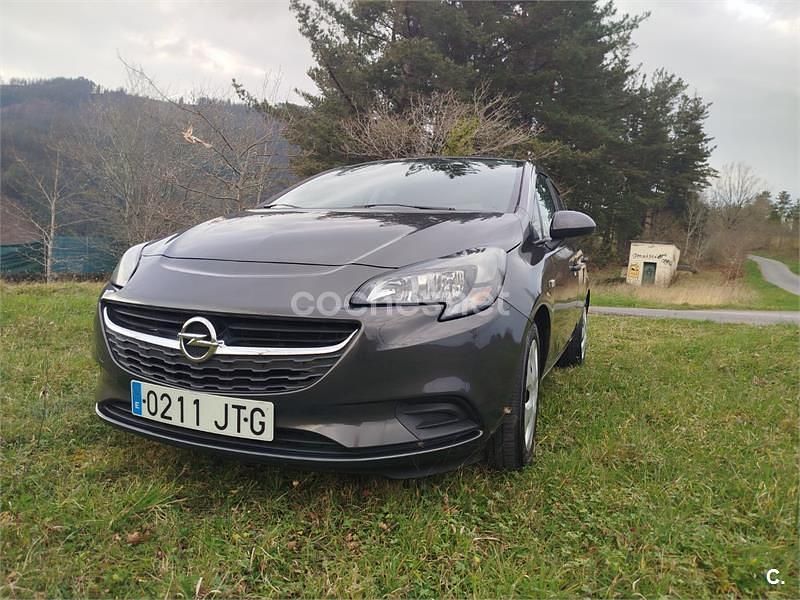 Gris / plata Usado 2016 Opel Corsa Expression Berlina | 7150 € (Un poco caro) - Imagen 1/4