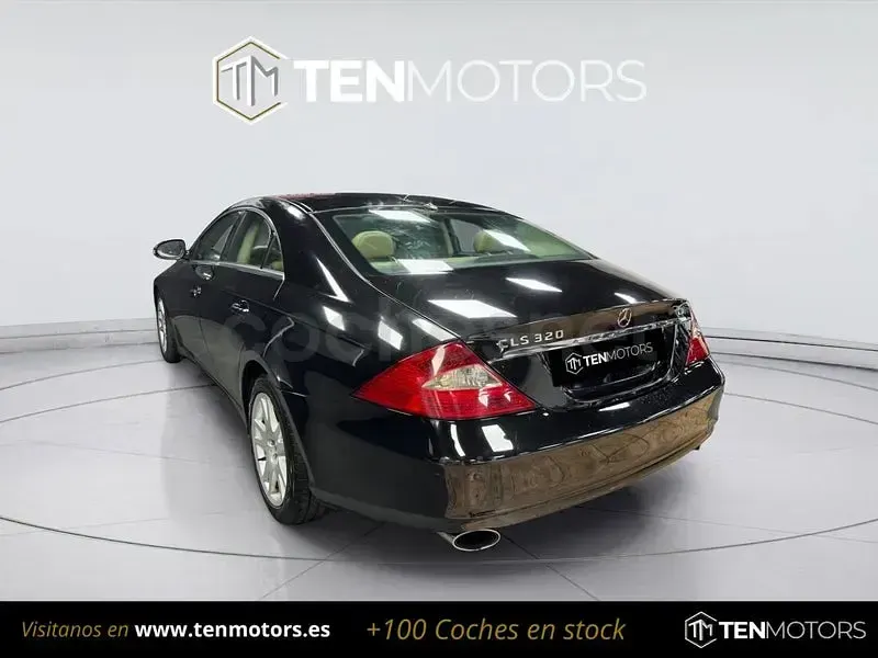 Usado Mercedes CLS320 224 CV (164 kW) 2006 Negro Berlina
