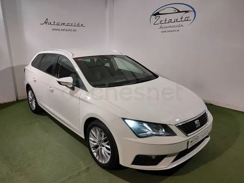 Usado Seat Leon Style 115 CV (84 kW) 2018 Blanco Familiar