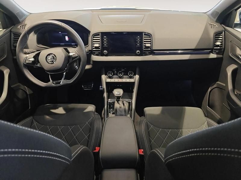 Usado Skoda Karoq SportLine 150 CV (110 kW) 2023 Gris/plata SUV