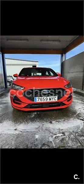 Usado Ford Focus ST-Line 125 CV (91 kW) 2025 Rojo Berlina