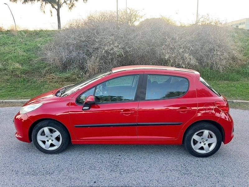 Usado Peugeot 207 95 CV (69 kW) 2010 Rojo Berlina