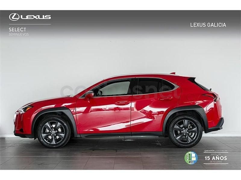 Usado Lexus UX 184 CV (135 kW) 2024 Rojo SUV