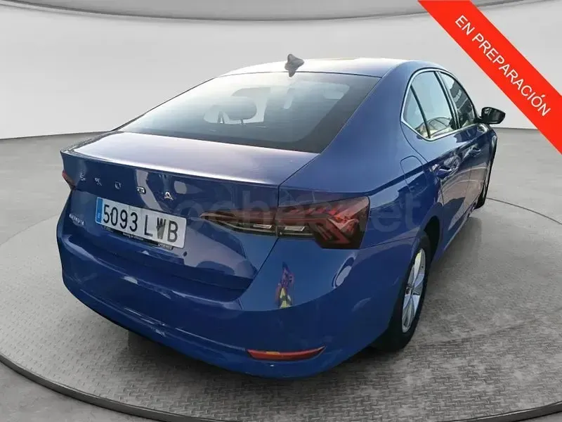 Usado Skoda Octavia Ambition 150 CV (110 kW) 2022 Azul Berlina