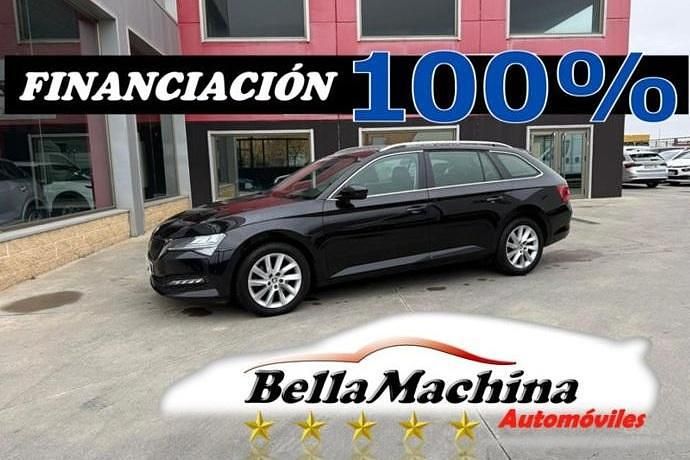 Negro Usado 2022 Skoda Superb Ambition Familiar | 16.475 € (Buen precio) - Imagen 1/4