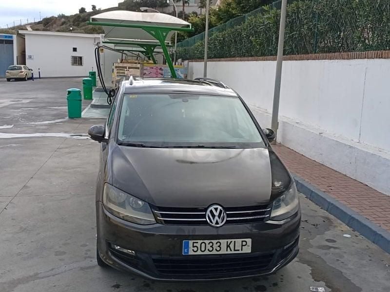 Usado VW Sharan Sport 140 CV (102 kW) 2014 Marrón Monovolumen