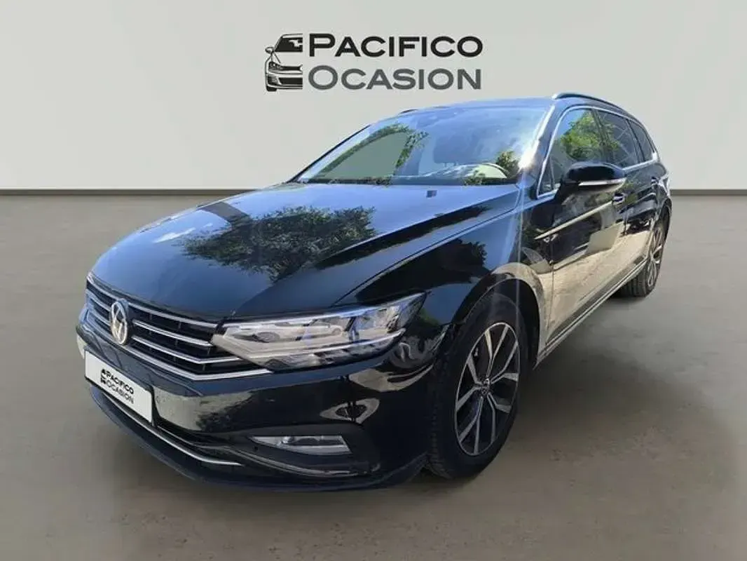 Usado VW Passat Executive 122 CV (89 kW) 2023 Gris Familiar