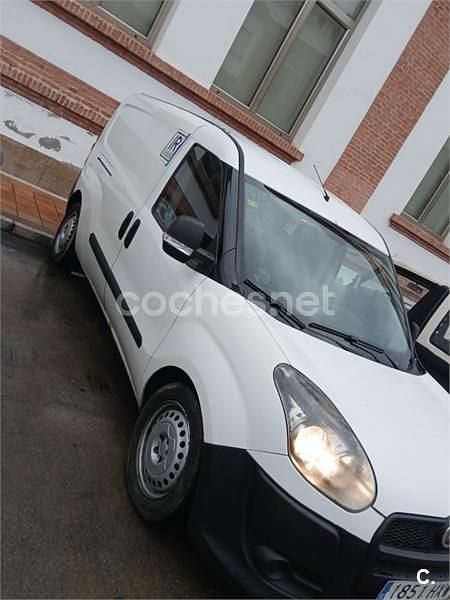 Usado Fiat Doblò 105 CV (77 kW) 2012 Blanco Monovolumen