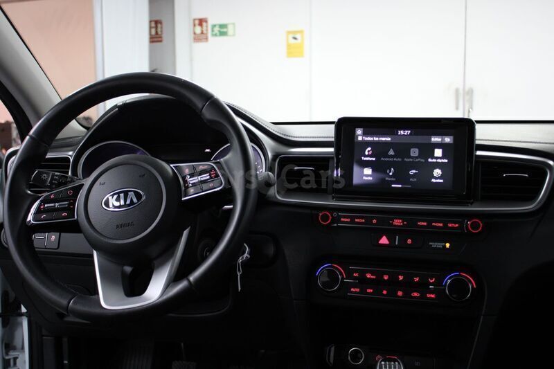 Usado Kia Ceed 100 CV (73 kW) 2019 Blanco Utilitario