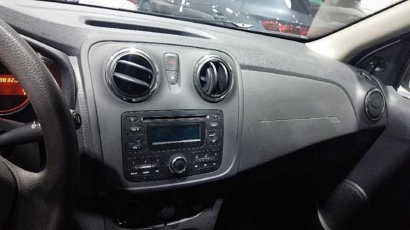 Usado Dacia Sandero Ambiance 75 CV (55 kW) 2016 Blanco Berlina