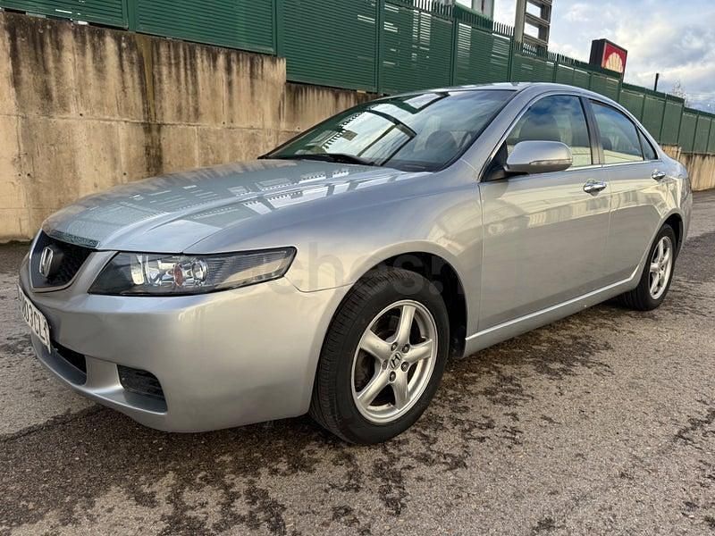 Usado Honda Accord Comfort 155 CV (114 kW) 2003 Gris / plata Berlina