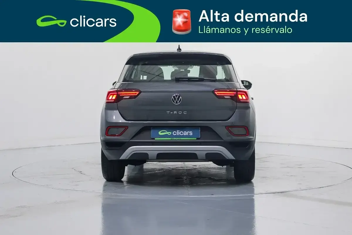 Usado VW T-Roc 116 CV (85 kW) 2024 Gris SUV