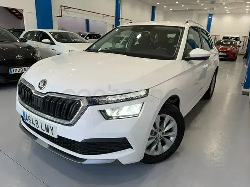 Usado Skoda Kamiq Ambition 110 CV (80 kW) 2021 Blanco SUV