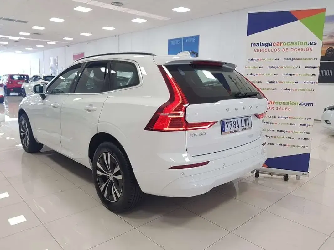 Usado Volvo XC60 Momentum 196 CV (144 kW) 2021 Blanco SUV