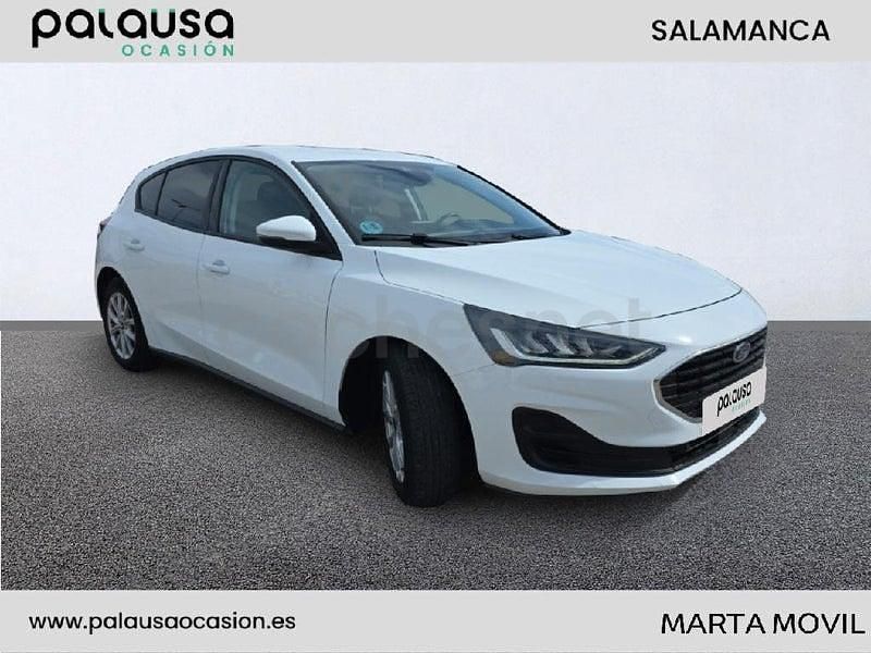Usado Ford Focus Trend 120 CV (88 kW) 2022 Blanco Berlina