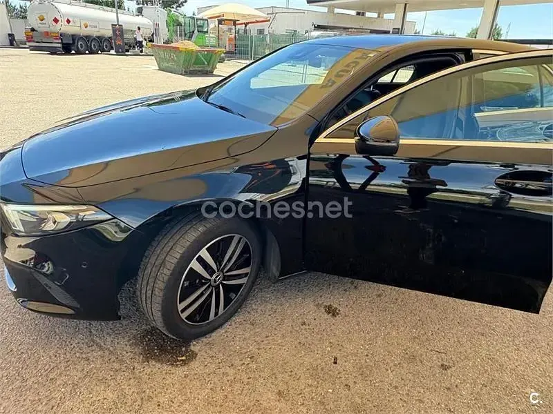 Usado Mercedes A250 218 CV (160 kW) 2022 Negro Berlina