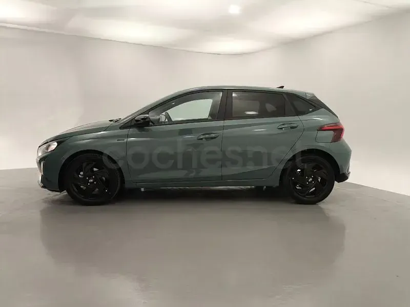 Nuevo Hyundai i20 Blackline 90 CV (66 kW) 2026 Verde Utilitario