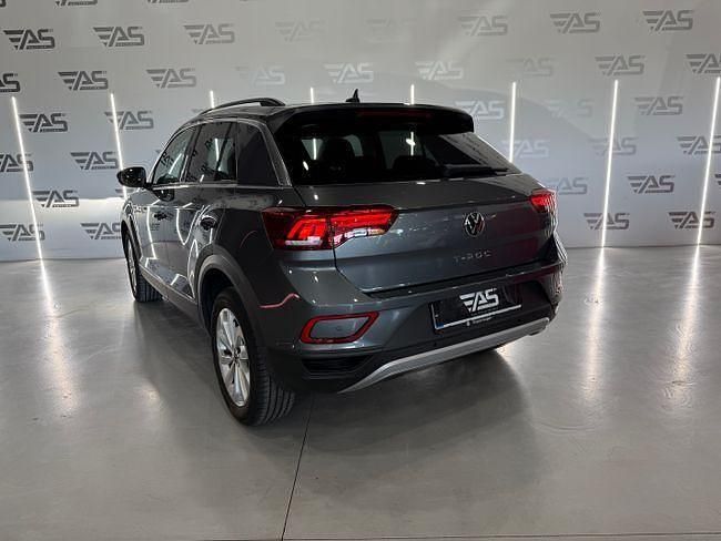 Usado VW T-Roc Life 150 CV (110 kW) 2024 Gris SUV
