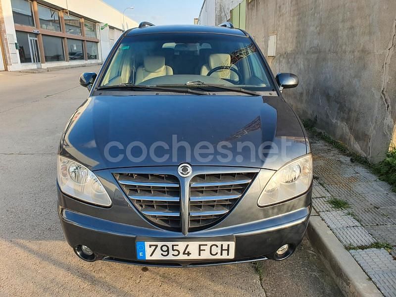 Usado Ssangyong (KGM) Rodius 165 CV (121 kW) 2006 Azul Monovolumen