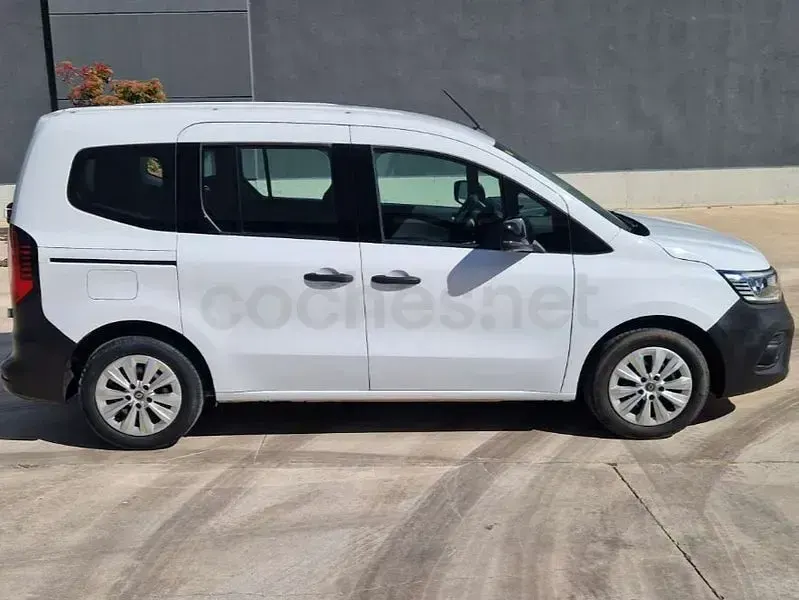Usado Renault Kangoo Edition One 95 CV (69 kW) 2022 Blanco Monovolumen