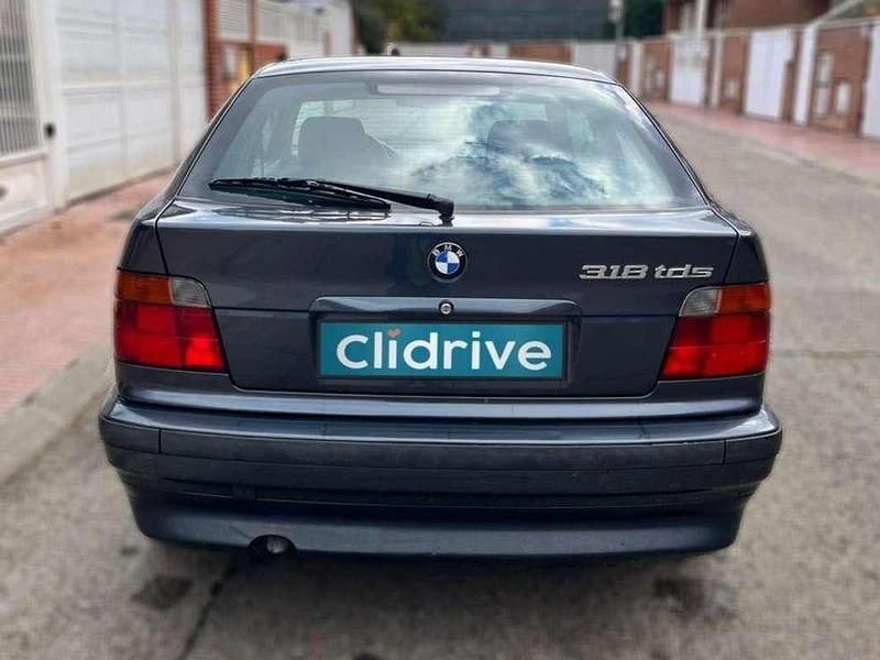 Usado BMW 318 143 CV (105 kW) 2002 Negro Berlina