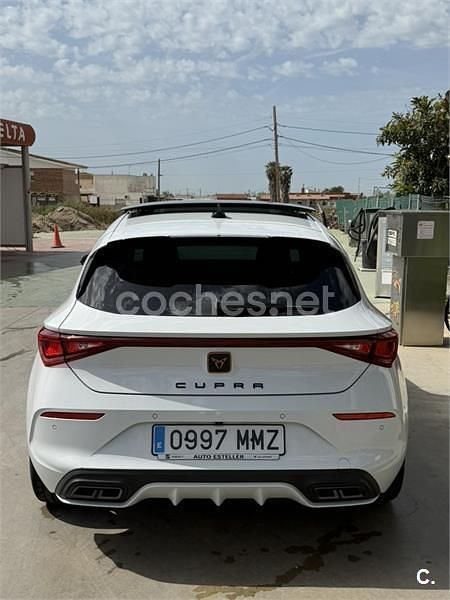 Usado Cupra Leon 150 HP (110 kW) 2024 Branco Sedan