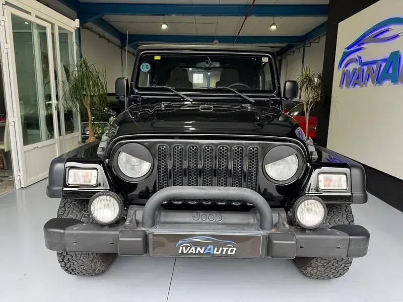 Usado Jeep Wrangler Sport 177 CV (130 kW) 2006 Negro SUV