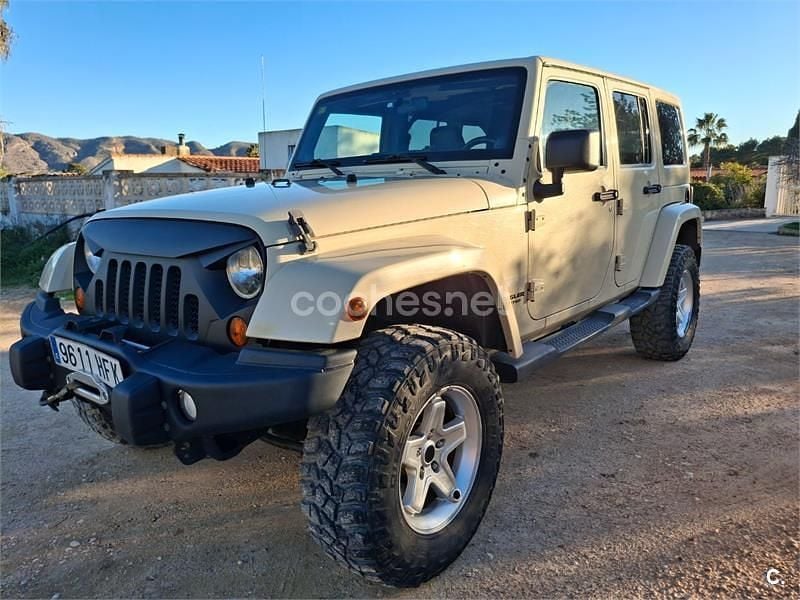 Usado Jeep Wrangler Unlimited Sahara 200 CV (147 kW) 2019 Beige SUV