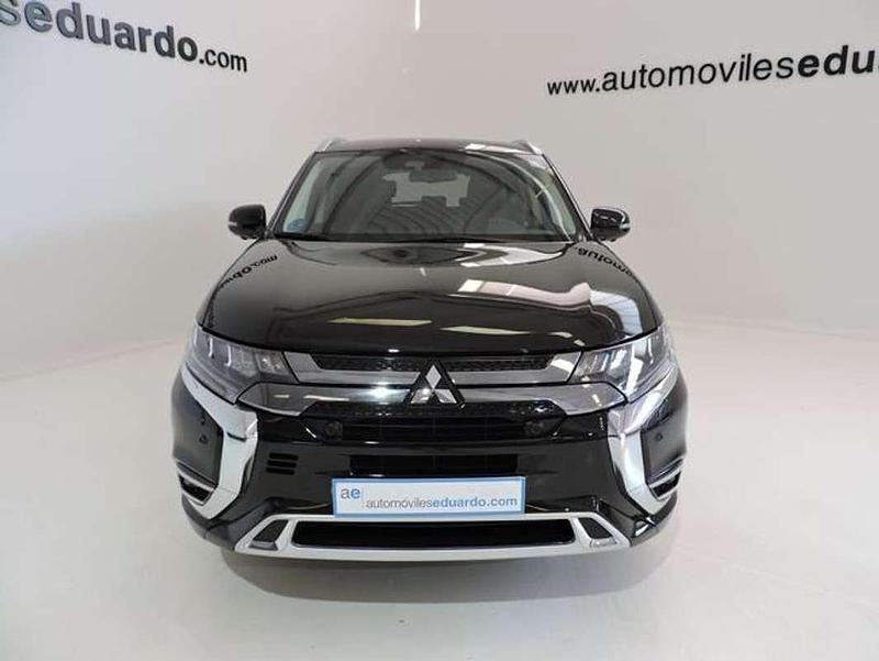 Usado Mitsubishi Outlander P-HEV 224 CV (164 kW) 2021 Negro SUV