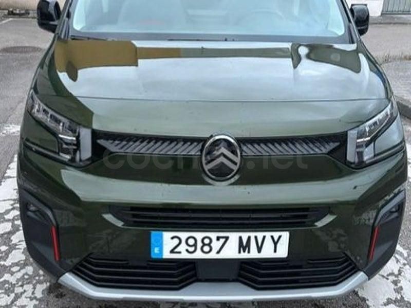 Begagnad Citroën Berlingo 130 HK (95 kW) 2024 Grön Minibuss