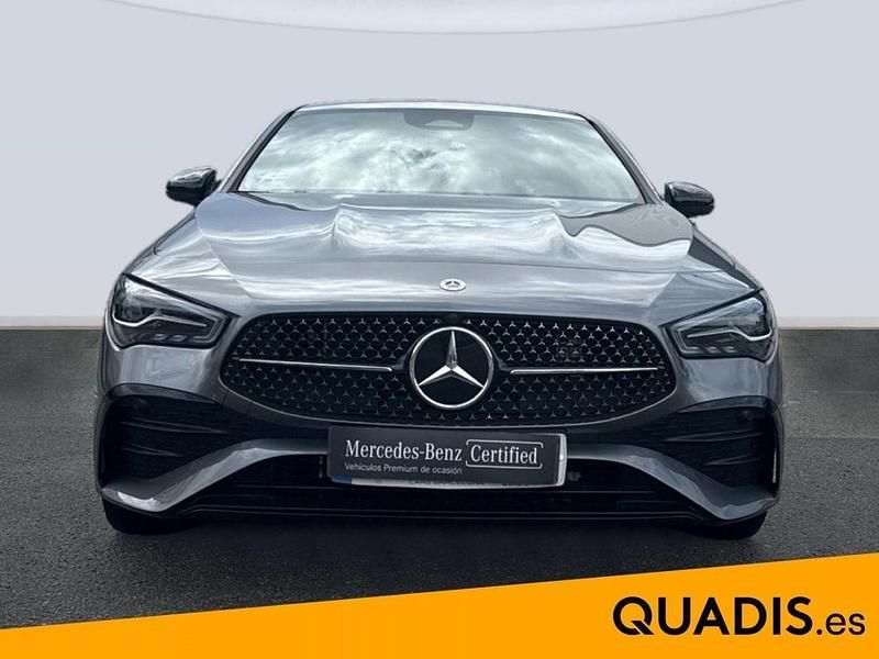 Usado Mercedes CLA250e AMG line 218 CV (160 kW) 2024 Gris montaña Berlina