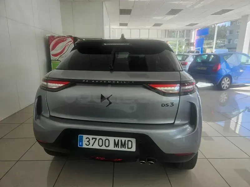 Usado DS Automobiles DS3 Crossback Performance 130 CV (95 kW) 2023 Gris / plata SUV