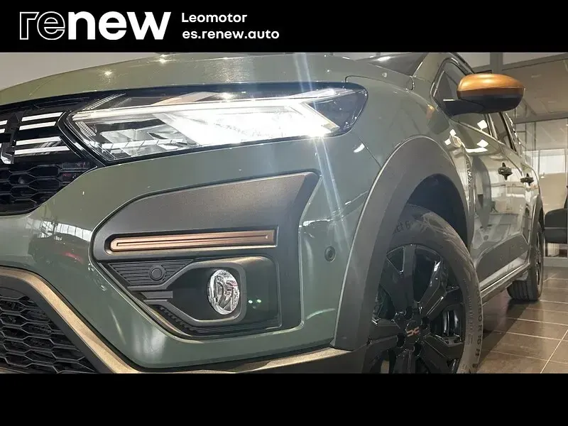 Usado Dacia Jogger Extreme 140 CV (102 kW) 2024 Verde Monovolumen