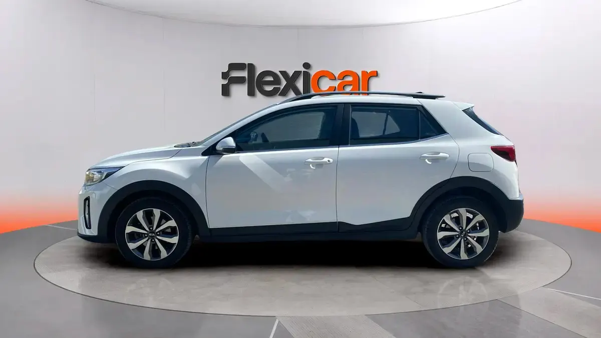 Usado Kia Stonic Plus 100 CV (73 kW) 2021 Blanco SUV