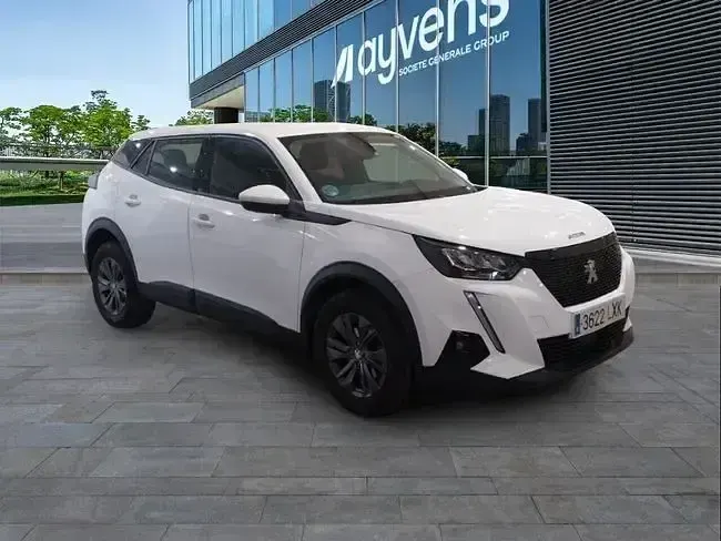 Usado Peugeot 2008 Active 110 CV (80 kW) 2022 Blanco SUV