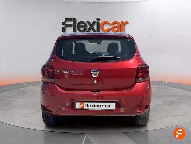 Usado Dacia Sandero Comfort 101 CV (74 kW) 2020 Rojo