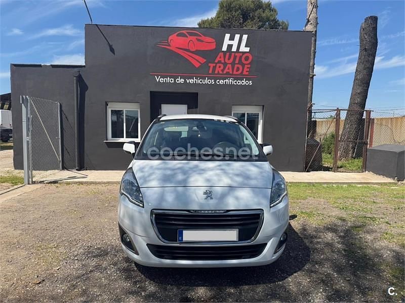 Usado Peugeot 5008 Style 120 HP (88 kW) 2014 Branco Monovolume