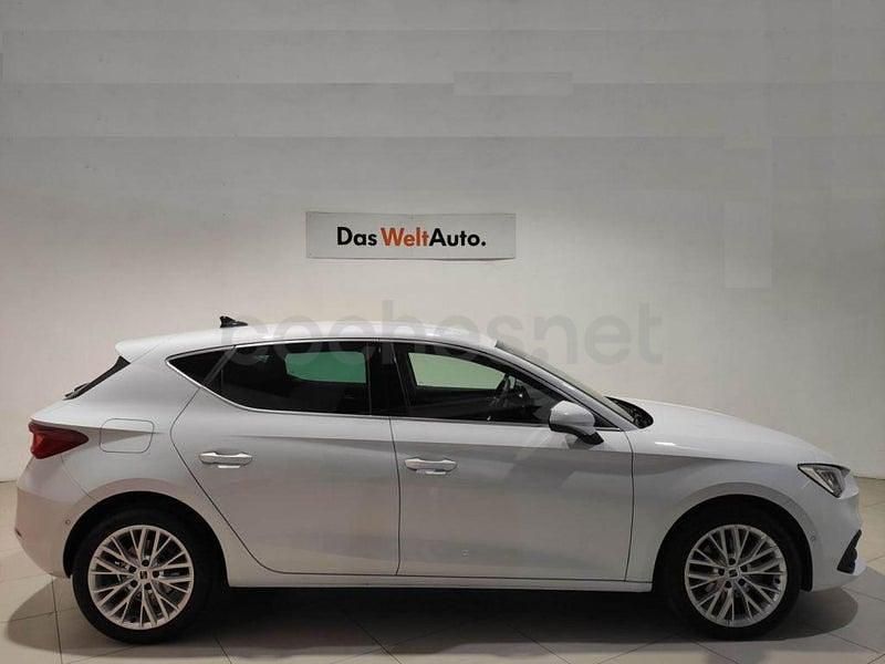 Usado Seat Leon XCELLENCE 150 CV (110 kW) 2020 Blanco Berlina