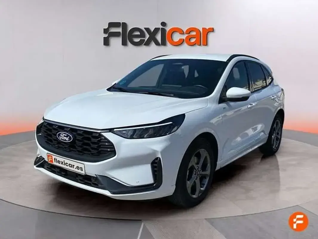 Usado Ford Kuga ST-Line 150 CV (110 kW) 2025 Blanco SUV