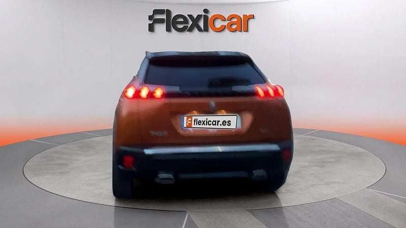 Usado Peugeot 2008 GT 131 CV (96 kW) 2023 Naranja SUV
