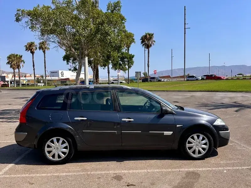 Usado Renault Mégane GrandTour Dynamique 150 CV (110 kW) 2006 Negro Familiar